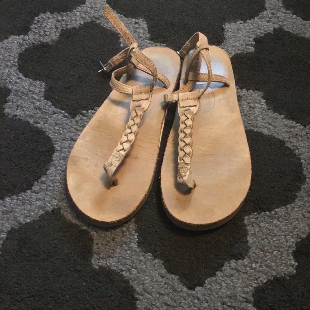 NWOT Rainbow leather T strap sandals